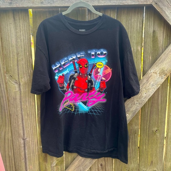 Marvel Black Graphic Here To Party Deadpool Short Sleeve Tee - Picture 1 of 6